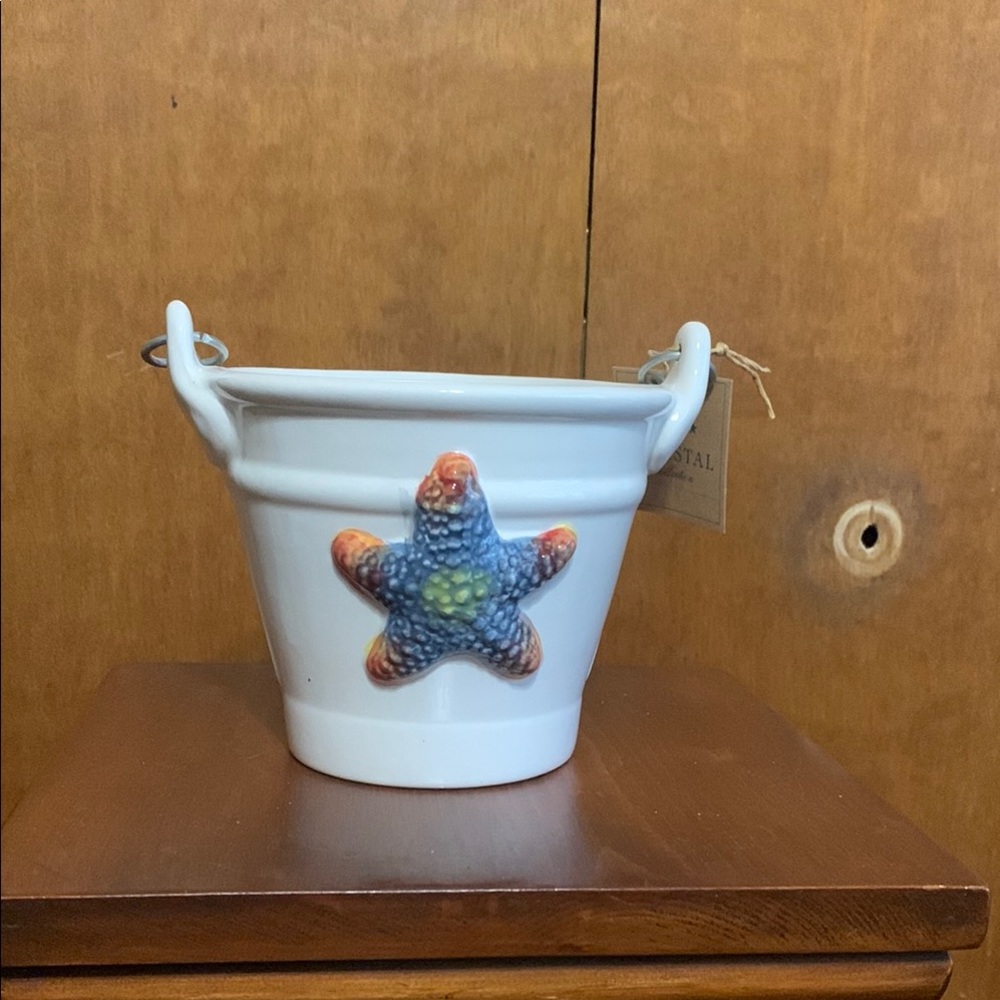 COLORFUL SEALIFE- White Ceramic Bucket with Starfish Design